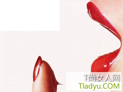 冬季女性潤唇膏使用秘籍 塑造完美唇部-易網(wǎng)健康<a href=http://www.jsjjzhkt.cn/jkys/ target=_blank class=infotextkey>養(yǎng)生</a>網(wǎng) 冬季女性潤唇膏使用秘籍 塑造完美唇部