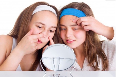 臉上七處長痘痘的位置圖解，一直長痘原來是這里出現(xiàn)毛病