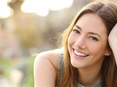 水痘的癥狀和治療，成年人長了水痘應該怎么辦？