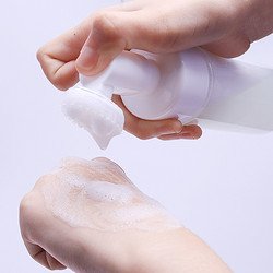 洗面奶起泡瓶會變質(zhì)嗎?洗面奶起泡瓶的作用-易網(wǎng)健康<a href=http://www.jsjjzhkt.cn/jkys/ target=_blank class=infotextkey>養(yǎng)生</a>網(wǎng) 洗面奶起泡瓶會變質(zhì)嗎?洗面奶起泡瓶的作用