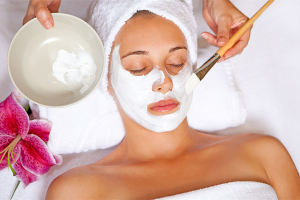 面膜敷完要洗臉嗎 原來(lái)敷面膜也有這么多的講究-易網(wǎng)<a href=http://www.jsjjzhkt.cn/ target=_blank class=infotextkey>健康養(yǎng)生</a>網(wǎng) 面膜敷完要洗臉嗎 原來(lái)敷面膜也有這么多的講究