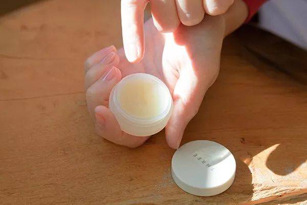 唇部打底怎么打?唇部為什么要打底?