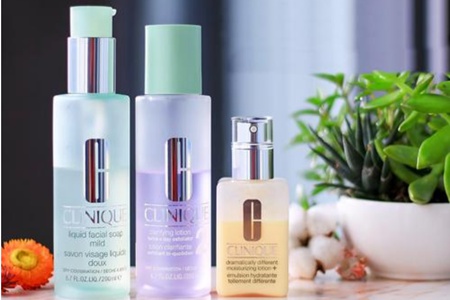 倩碧品牌的檔次適用年齡,倩碧黃油滋潤功效保護干燥肌膚-易網健康養生網 倩碧品牌的檔次適用年齡,倩碧黃油滋潤功效保護干燥肌膚