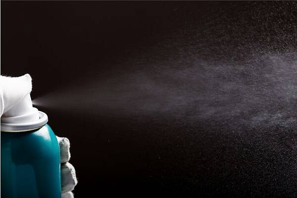 防曬噴霧可以帶上飛機嗎?能帶上飛機托運嗎?-易網健康<a href=http://www.jsjjzhkt.cn/jkys/ target=_blank class=infotextkey>養生</a>網 防曬噴霧可以帶上飛機嗎?能帶上飛機托運嗎?