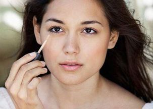 遮瑕液和遮瑕膏哪個好用?分別如何使用？