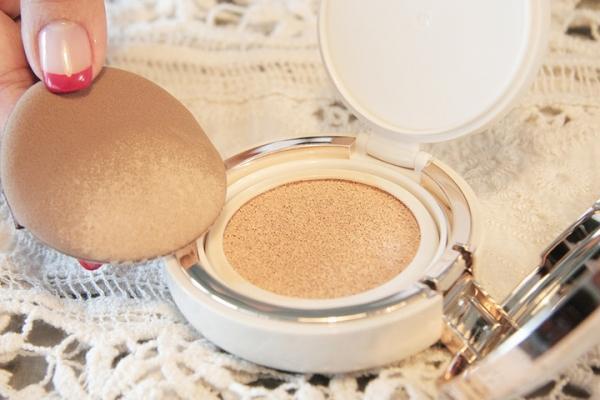 氣墊用在化妝的哪個(gè)步驟?氣墊使用注意事項(xiàng)分享-易網(wǎng)健康<a href=http://www.jsjjzhkt.cn/jkys/ target=_blank class=infotextkey>養(yǎng)生</a>網(wǎng) 氣墊用在化妝的哪個(gè)步驟?氣墊使用注意事項(xiàng)分享