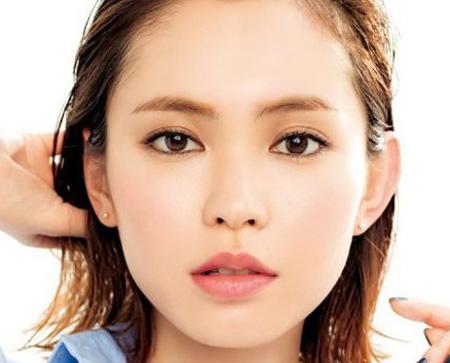 20歲的女生應該如何護膚?做好這幾點很重要!-易網健康養生網 20歲的女生應該如何護膚?做好這幾點很重要!