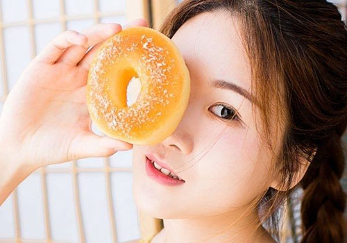 看起來比同齡人還顯老?女人如何對(duì)抗早衰-易網(wǎng)<a href=http://www.jsjjzhkt.cn/ target=_blank class=infotextkey>健康養(yǎng)生</a>網(wǎng) 看起來比同齡人還顯老?女人如何對(duì)抗早衰