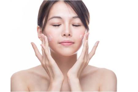 女生用玻尿酸護膚的作用,玻尿酸保濕抗老的美容效果-易網健康<a href=http://www.jsjjzhkt.cn/jkys/ target=_blank class=infotextkey>養生</a>網 女生用玻尿酸護膚的作用,玻尿酸保濕抗老的美容效果