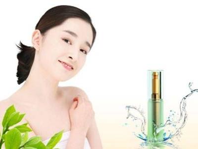 晚上護(hù)膚品的正確使用順序,睡前是護(hù)膚的最好時(shí)機(jī)