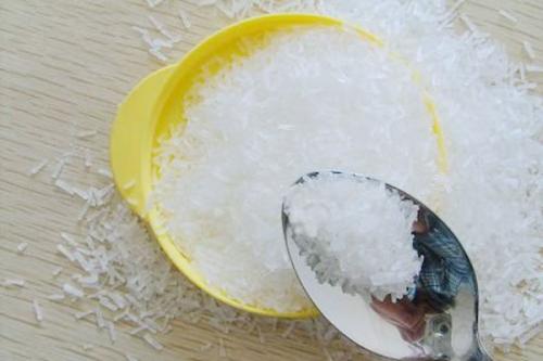 味精吃多了會怎么樣?會出現(xiàn)以下三種危害-易網(wǎng)健康<a href=http://www.jsjjzhkt.cn/jkys/ target=_blank class=infotextkey>養(yǎng)生</a>網(wǎng) 味精吃多了會怎么樣?會出現(xiàn)以下三種危害