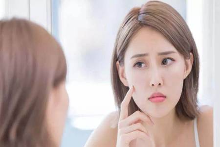 戴口罩起痘痘怎么辦?預防新型冠狀病毒也別忽略了戰痘-易網健康養生網 戴口罩起痘痘怎么辦?預防新型冠狀病毒也別忽略了戰痘