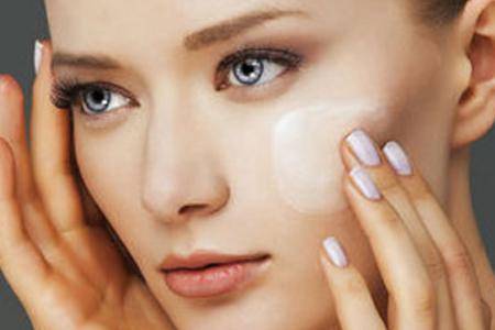 紅霉素軟膏的作用你知道哪些 紅霉素加蜂蜜可以祛斑是真的嗎