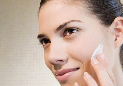 抗老護膚品是越貴越好嗎?抗衰老需要怎么做-易網健康<a href=http://www.jsjjzhkt.cn/jkys/ target=_blank class=infotextkey>養生</a>網 抗老護膚品是越貴越好嗎?抗衰老需要怎么做