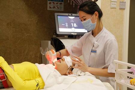 光子嫩膚前后對比照片,女生做光子嫩膚的副作用-易網健康養生網 光子嫩膚前后對比照片,女生做光子嫩膚的副作用