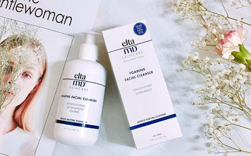 玻尿酸洗面奶和氨基酸洗面奶有什么區(qū)別