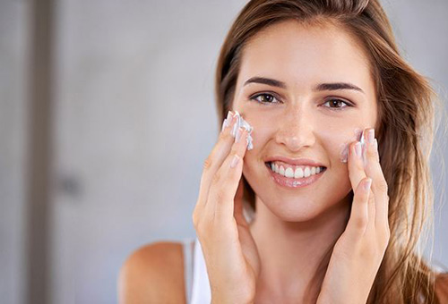 為什么涂完乳液后臉很油？教你6招來應(yīng)對！