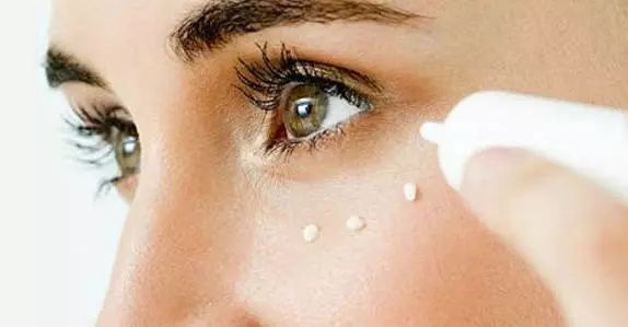 怎樣消除眼部細紋 做到這幾點有效改善細紋-易網健康養生網 怎樣消除眼部細紋 做到這幾點有效改善細紋