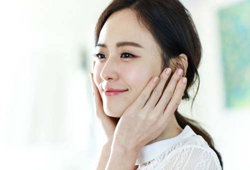 怎樣消除眼部細紋 做到這幾點有效改善細紋-易網<a href=http://www.jsjjzhkt.cn/ target=_blank class=infotextkey>健康養生</a>網 怎樣消除眼部細紋 做到這幾點有效改善細紋