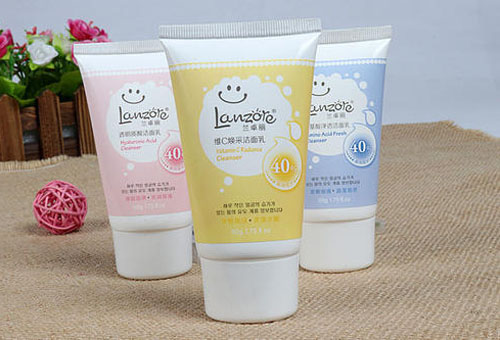 玻尿酸洗面奶和氨基酸洗面奶有什么區(qū)別