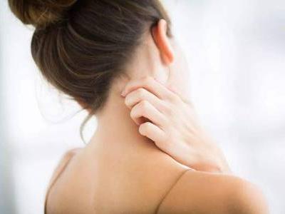 后背長痘痘是什么原因,女生后背祛痘最有效的方法