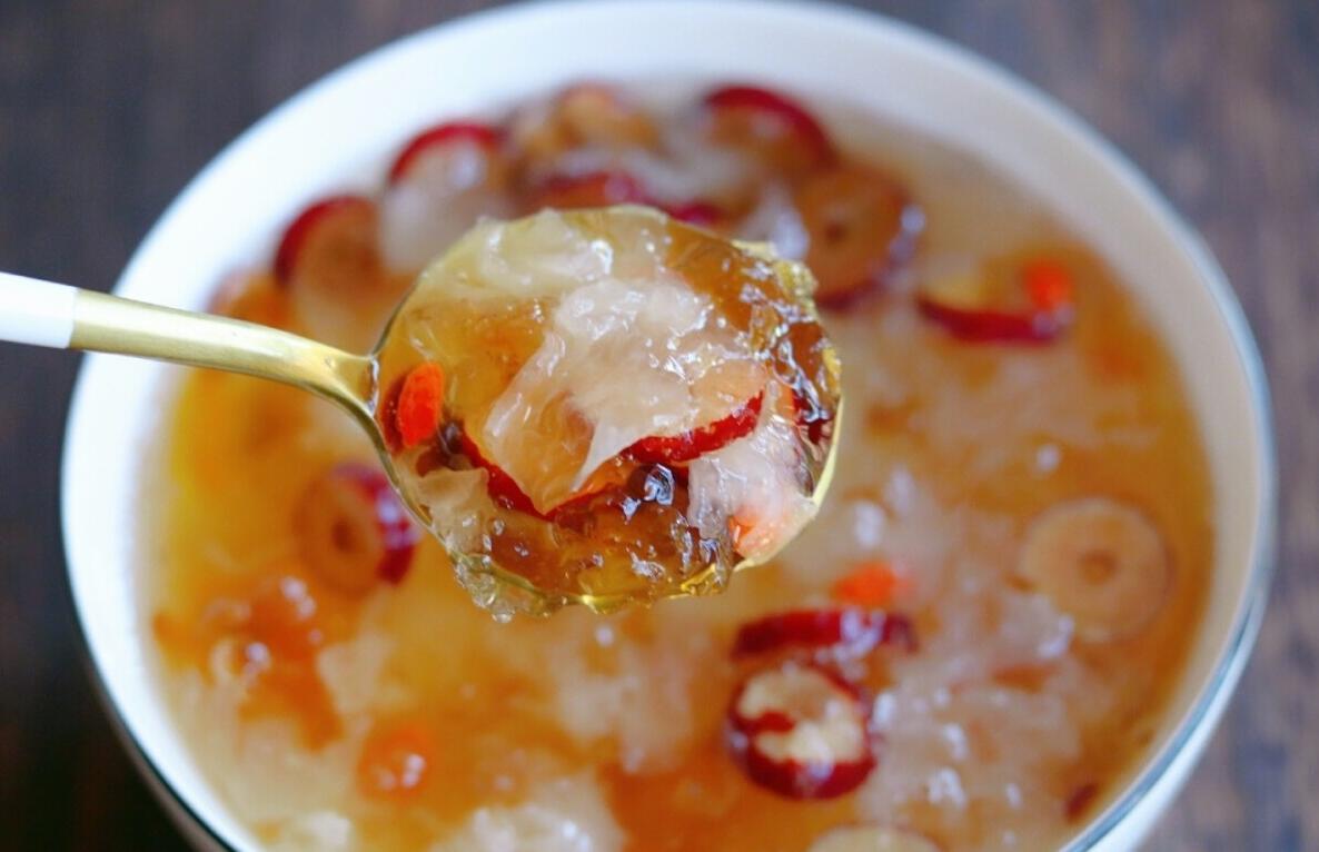 臉很干燥怎么辦?臉很干燥的補水方法-易網<a href=http://www.jsjjzhkt.cn/ target=_blank class=infotextkey>健康養生</a>網 臉很干燥怎么辦?臉很干燥的補水方法