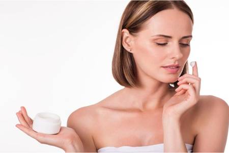 一套護膚品的使用順序,四個訣竅讓你不再用錯護膚品-易網健康<a href=http://www.jsjjzhkt.cn/jkys/ target=_blank class=infotextkey>養生</a>網 一套護膚品的使用順序,四個訣竅讓你不再用錯護膚品