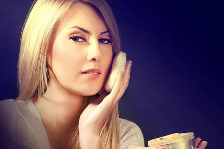 一套護膚品的使用順序,四個訣竅讓你不再用錯護膚品-易網<a href=http://www.jsjjzhkt.cn/ target=_blank class=infotextkey>健康養生</a>網 一套護膚品的使用順序,四個訣竅讓你不再用錯護膚品