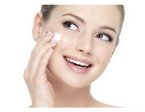 肌膚護理的一切正常次序恰當的護膚的步驟-易網健康<a href=http://www.jsjjzhkt.cn/jkys/ target=_blank class=infotextkey>養生</a>網 肌膚護理的一切正常次序恰當的護膚的步驟