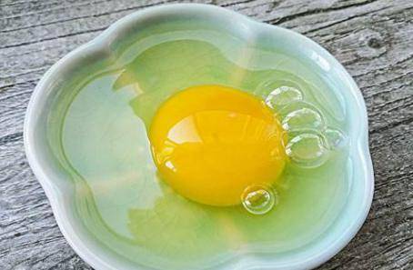 每天用雞蛋清敷臉可以去皺嗎?護(hù)膚的正確方法要避開禁忌-易網(wǎng)<a href=http://www.jsjjzhkt.cn/ target=_blank class=infotextkey>健康養(yǎng)生</a>網(wǎng) 每天用雞蛋清敷臉可以去皺嗎?護(hù)膚的正確方法要避開禁忌