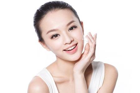 女性面部脂溢性皮炎怎么治，臉上出油多長痘注意六件事情