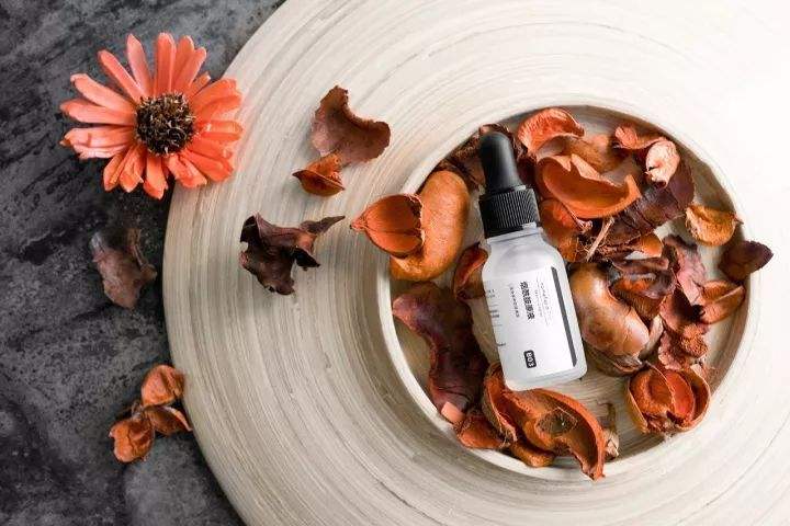 煙酰胺原液能天天用嗎 煙酰胺原液一次用幾滴-易網<a href=http://www.jsjjzhkt.cn/ target=_blank class=infotextkey>健康養生</a>網 煙酰胺原液能天天用嗎 煙酰胺原液一次用幾滴