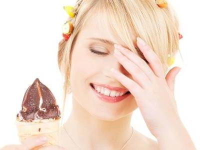 女生臉上長痘痘如何消除,教你簡單五招解決長痘困擾