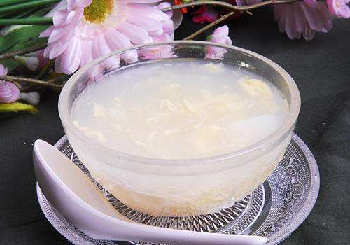 女人每天吃葛根粉好嗎，能養顏護膚！