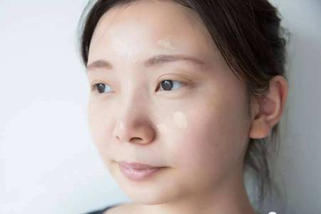 眼袋重是什么原因造成的，女性快速去除眼袋的四個方法