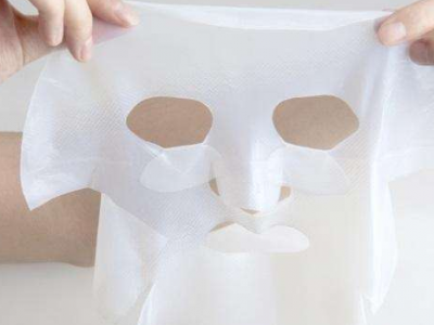 坐著敷面膜臉就下垂嗎,敷以前需不需要用爽膚水打底