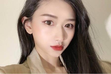 油性皮膚怎么改善，夏天出油多長痘的護膚方法