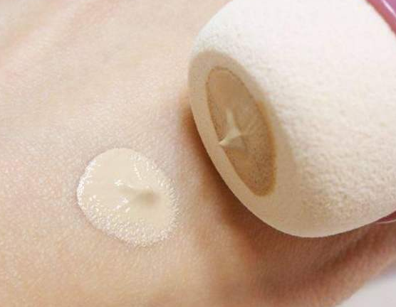 隔離用手涂還是化妝蛋？美妝蛋的正確使用方法