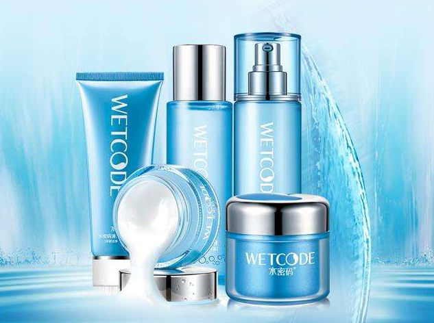 中性皮膚夏季適合什么化妝品好？這五款化妝品補(bǔ)水效果好