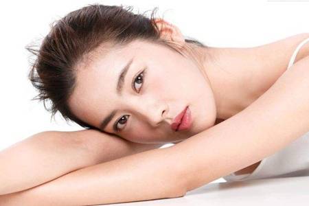 激素臉初期癥狀圖片大全 嚴重的激素臉紅癢用什么去除