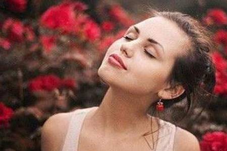 祛痘精華液效果怎么樣  祛痘精華液正確使用方法是什么