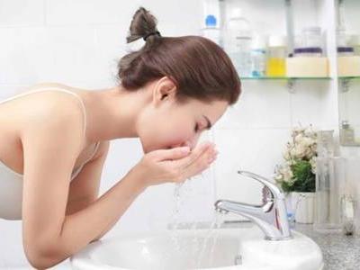 臉上長痘痘如何消除用什么藥 這3個最簡單的祛痘方法要記住