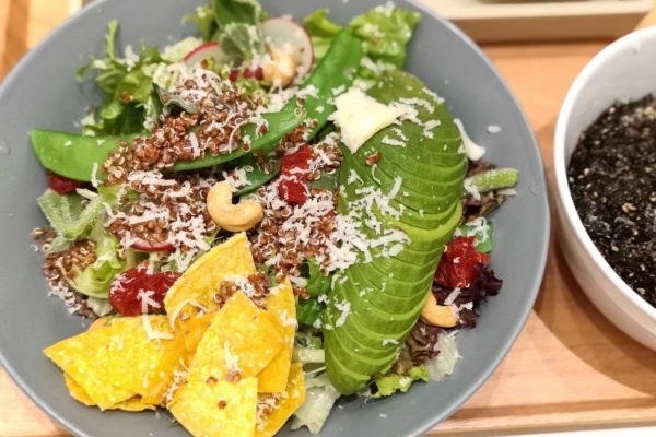 女生吃什么皮膚好