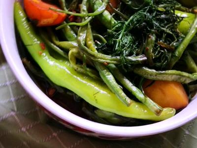 葷香豇豆烀咸菜的做法-家常味燉菜譜