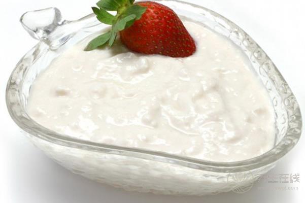 揭秘酸奶的八種錯(cuò)誤喝法