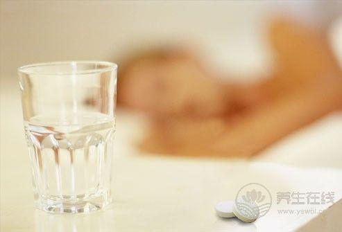 早上起床4種水一定不能喝 早上起床4種水一定不能喝