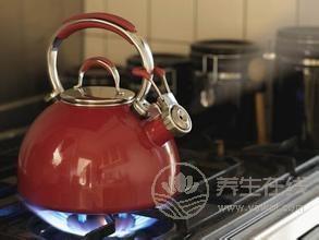 早上起床4種水一定不能喝 早上起床4種水一定不能喝