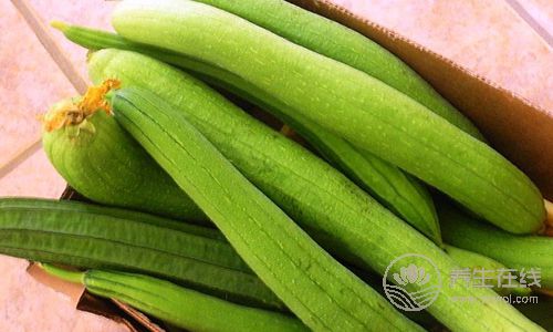 夏天怕曬？10種食物讓你越吃越白