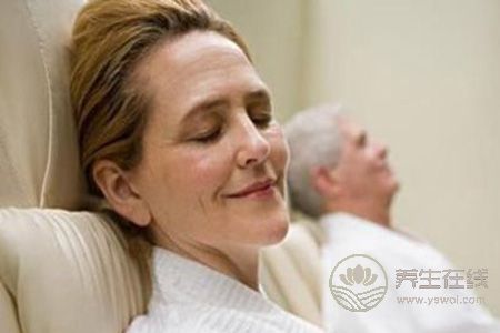 中老年人<a href=http://www.jsjjzhkt.cn/tags-夏季養生.html target=_blank class=infotextkey>夏季養生</a>怎么做? 中老年人夏季養生怎么做?