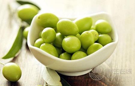 秋季喉嚨痛吃什么 十種食物去燥潤喉 秋季喉嚨痛吃什么 十種食物去燥潤喉